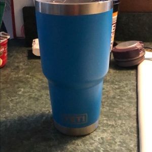 Yeti Rambler 30oz tumbler
